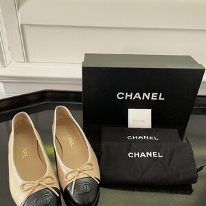 Chanel Beige and Black Ballet Flats, 36.5